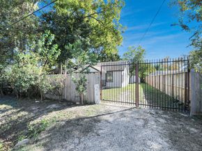 3206 Melbourne Street, Houston TX 77026