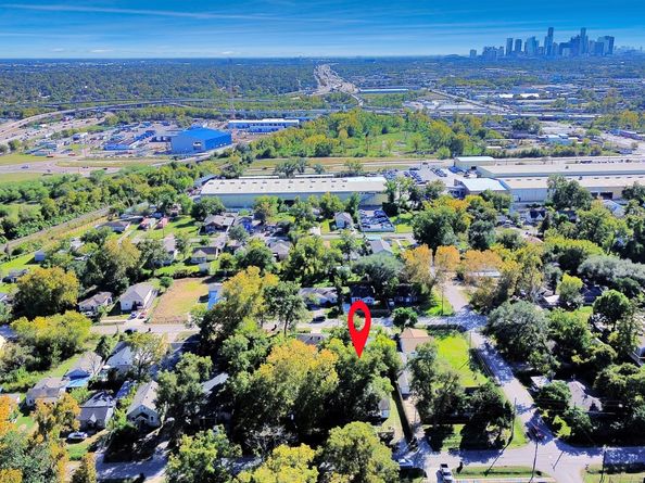 3206 Melbourne Street, Houston TX 77026