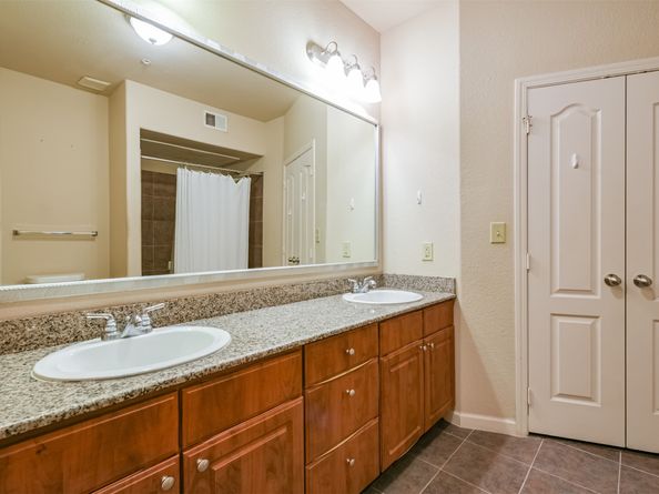 1711 Old Spanish Trail 137, Houston TX 77054