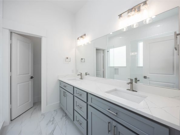 1941 Knoll Square Drive, Houston TX 77080