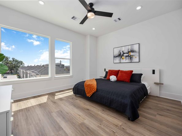 1941 Knoll Square Drive, Houston TX 77080