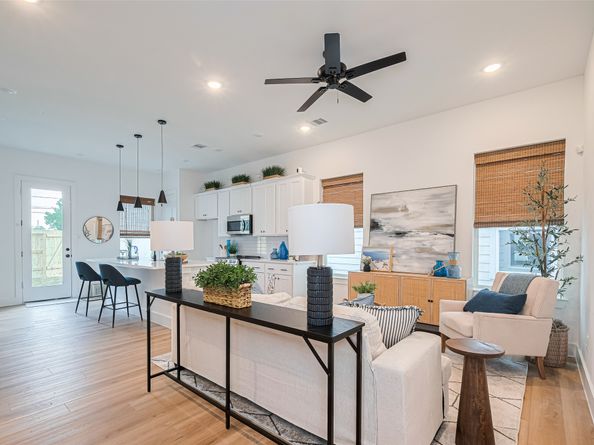 9437 Pembrook Street, Houston TX 77016