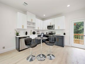 2110 Des Chaumes Street, Houston TX 77026