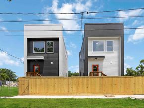 2110 Des Chaumes Street, Houston TX 77026