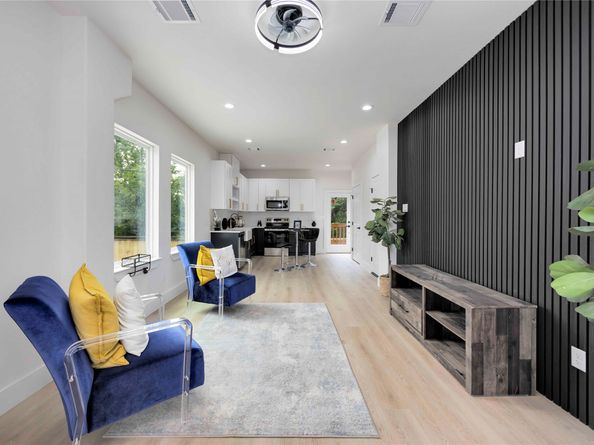 2110 Des Chaumes Street, Houston TX 77026