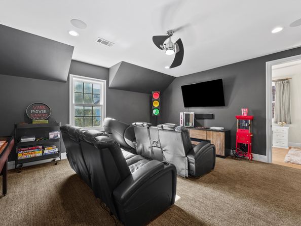 41 N Bay Boulevard, The Woodlands TX 77380