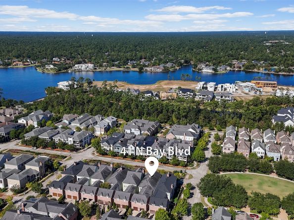 41 N Bay Boulevard, The Woodlands TX 77380