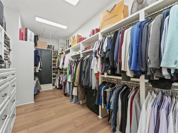 41 N Bay Boulevard, The Woodlands TX 77380