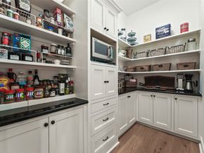 41 N Bay Boulevard, The Woodlands TX 77380