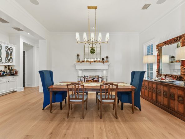 41 N Bay Boulevard, The Woodlands TX 77380