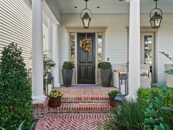 41 N Bay Boulevard, The Woodlands TX 77380