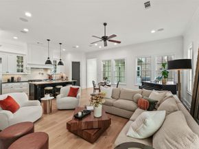 41 N Bay Boulevard, The Woodlands TX 77380