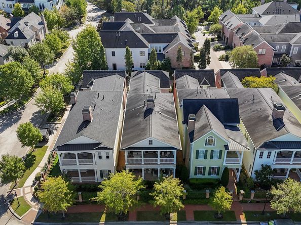 41 N Bay Boulevard, The Woodlands TX 77380