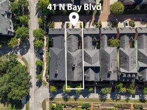 41 N Bay Boulevard, The Woodlands TX 77380