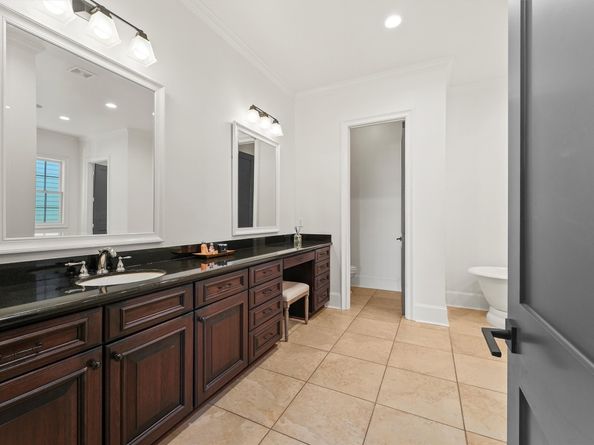 41 N Bay Boulevard, The Woodlands TX 77380