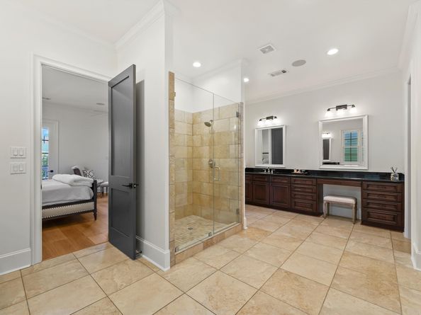 41 N Bay Boulevard, The Woodlands TX 77380