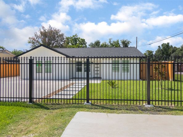 7546 Delavan Drive, Houston TX 77028