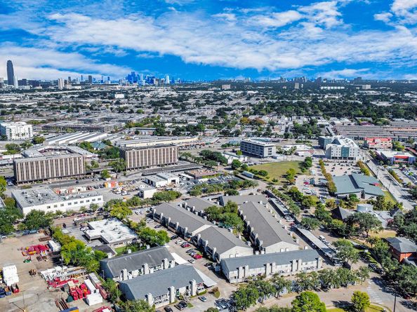 6500 Sands Point Drive 406, Houston TX 77074