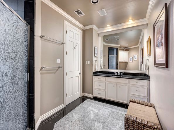 1221 Wynden Court, Houston TX 77056