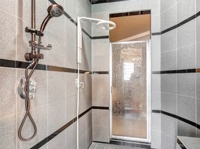 1221 Wynden Court, Houston TX 77056