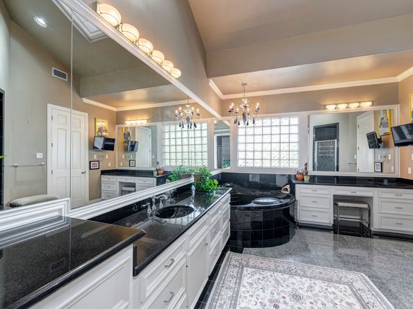 1221 Wynden Court, Houston TX 77056