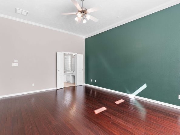 78 S Bardsbrook Circle, The Woodlands TX 77382