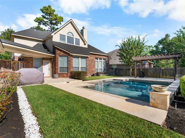 78 S Bardsbrook Circle, The Woodlands TX 77382