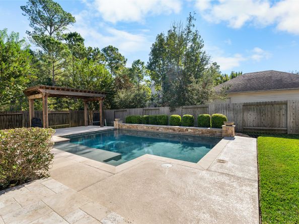 78 S Bardsbrook Circle, The Woodlands TX 77382