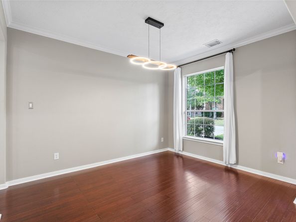 78 S Bardsbrook Circle, The Woodlands TX 77382