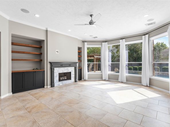 78 S Bardsbrook Circle, The Woodlands TX 77382