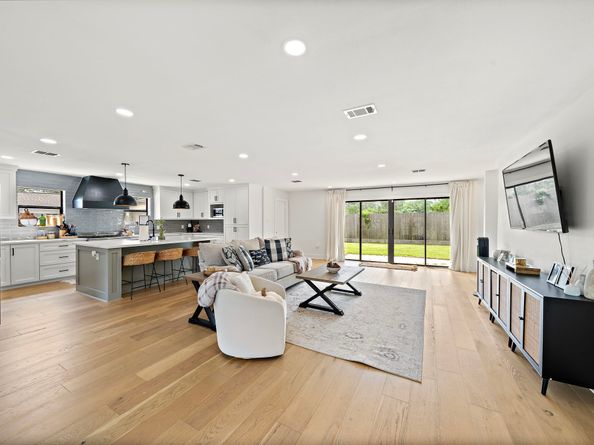 1902 Knoboak Circle, Houston TX 77080