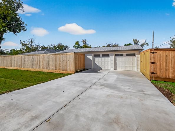 9242 Autauga Street, Houston TX 77080