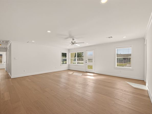 9242 Autauga Street, Houston TX 77080