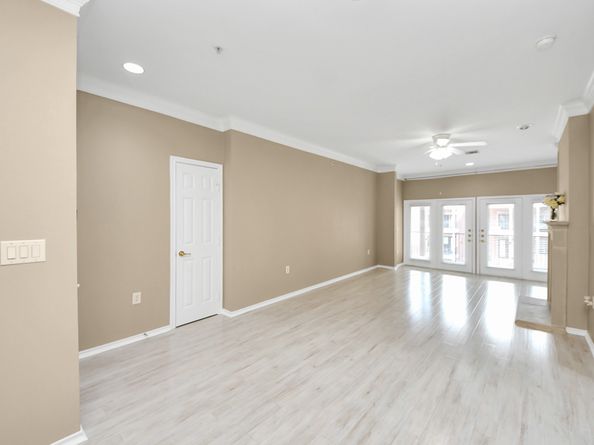 2400 Mccue Road 333, Houston TX 77056