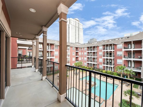 2400 Mccue Road 333, Houston TX 77056