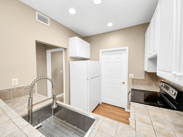 2400 Mccue Road 333, Houston TX 77056