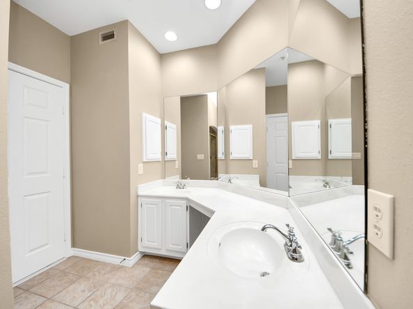 2400 Mccue Road 333, Houston TX 77056