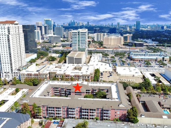 2400 Mccue Road 333, Houston TX 77056