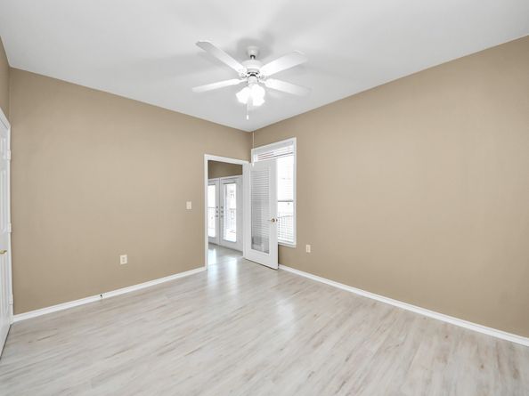 2400 Mccue Road 333, Houston TX 77056