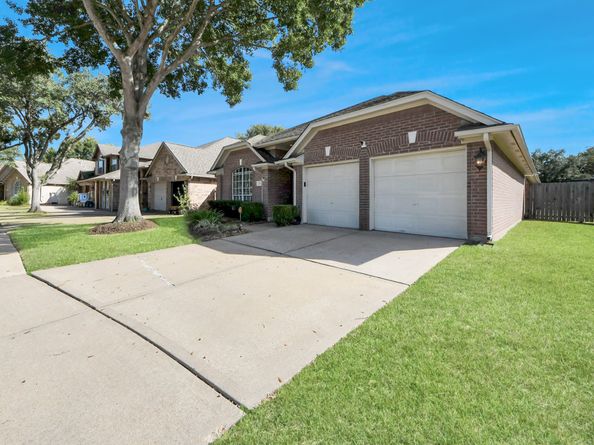 731 Avery Drive, Sugar Land TX 77479