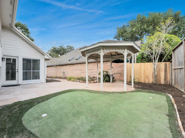 731 Avery Drive, Sugar Land TX 77479