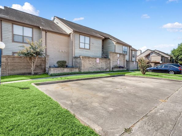 8543 Sands Point Drive Drive, Houston TX 77036