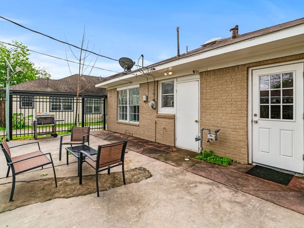 5217 Claremont Street, Houston TX 77023
