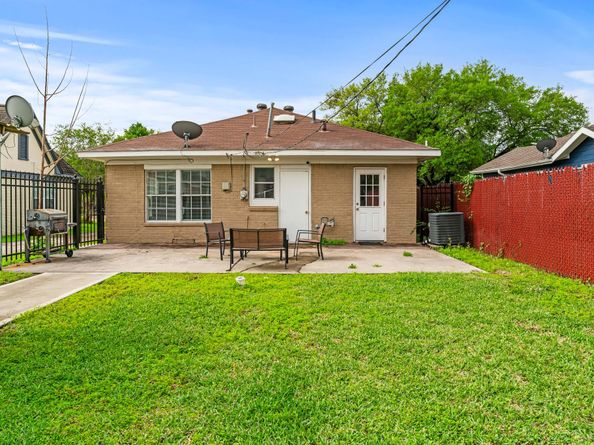 5217 Claremont Street, Houston TX 77023
