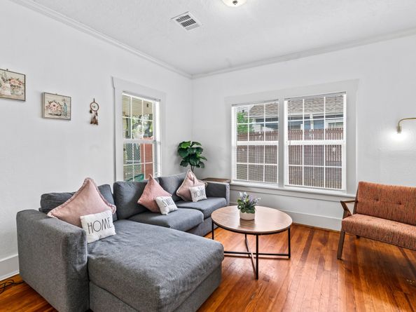 5217 Claremont Street, Houston TX 77023