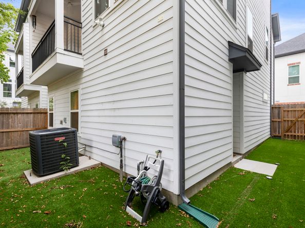 846 Wakefield Drive B, Houston TX 77018