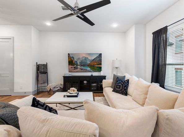 846 Wakefield Drive B, Houston TX 77018