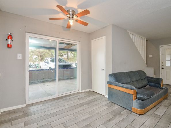 2119 Barr Street, Houston TX 77080