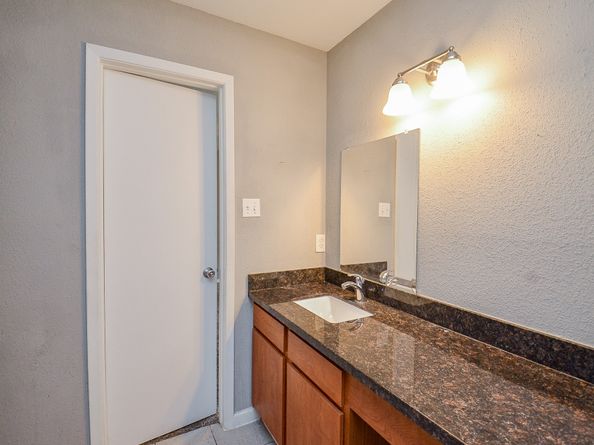 2119 Barr Street, Houston TX 77080