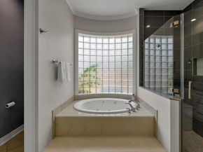 31 Stonecroft Place, The Woodlands TX 77381